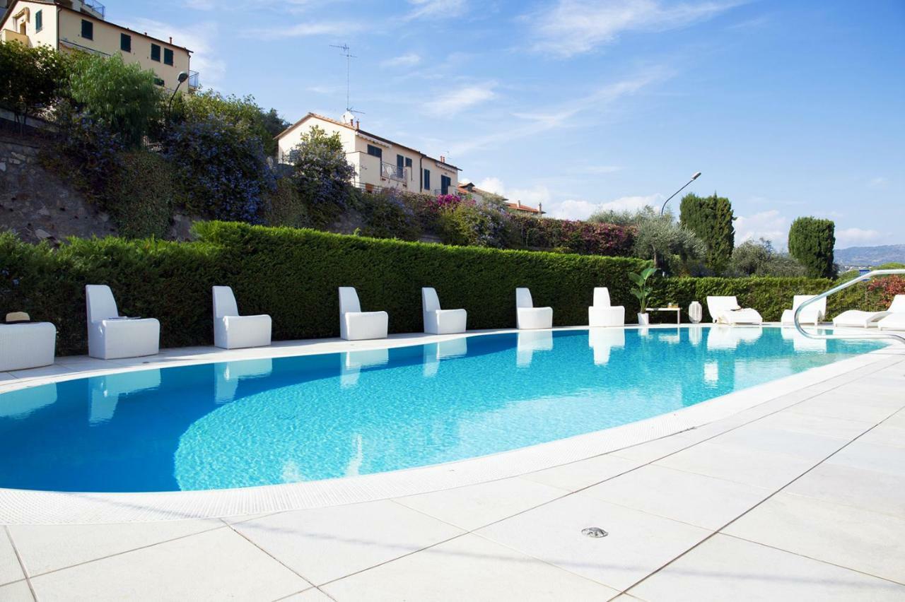 Hotel Iva Diano Marina Exterior photo